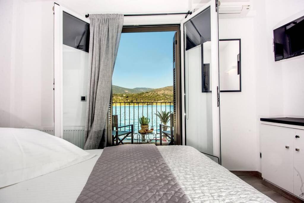 A & B Minimal Suite With Sea View In Argostoli المظهر الخارجي الصورة