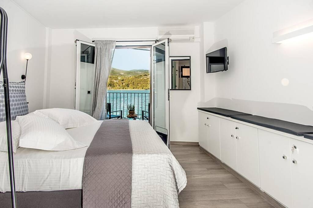 A & B Minimal Suite With Sea View In Argostoli المظهر الخارجي الصورة