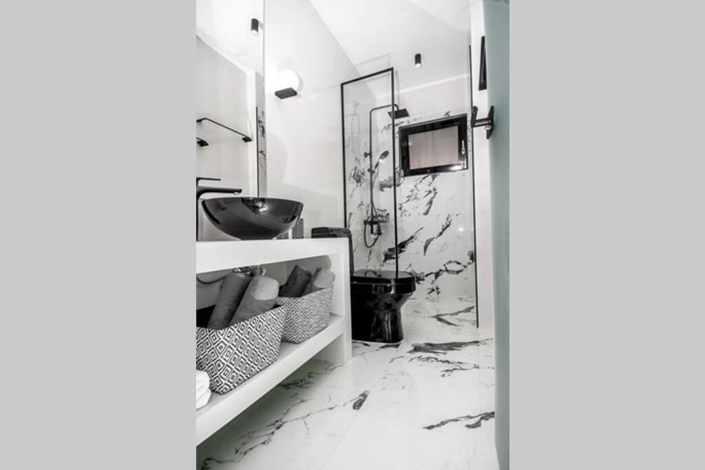 A & B Minimal Suite With Sea View In Argostoli المظهر الخارجي الصورة