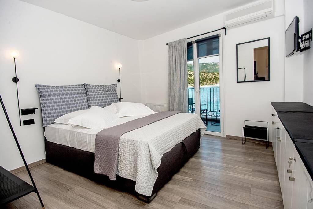 A & B Minimal Suite With Sea View In Argostoli المظهر الخارجي الصورة