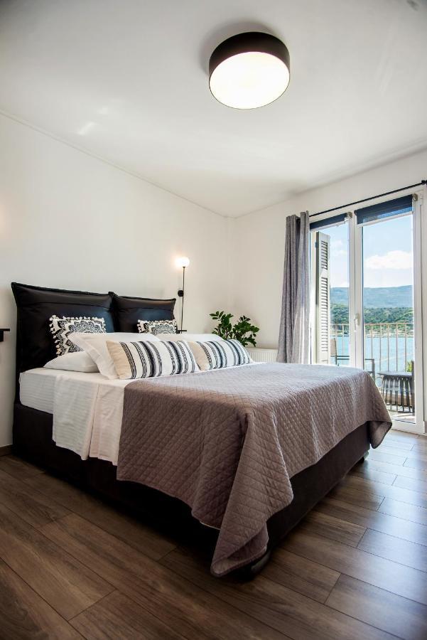 A & B Minimal Suite With Sea View In Argostoli المظهر الخارجي الصورة