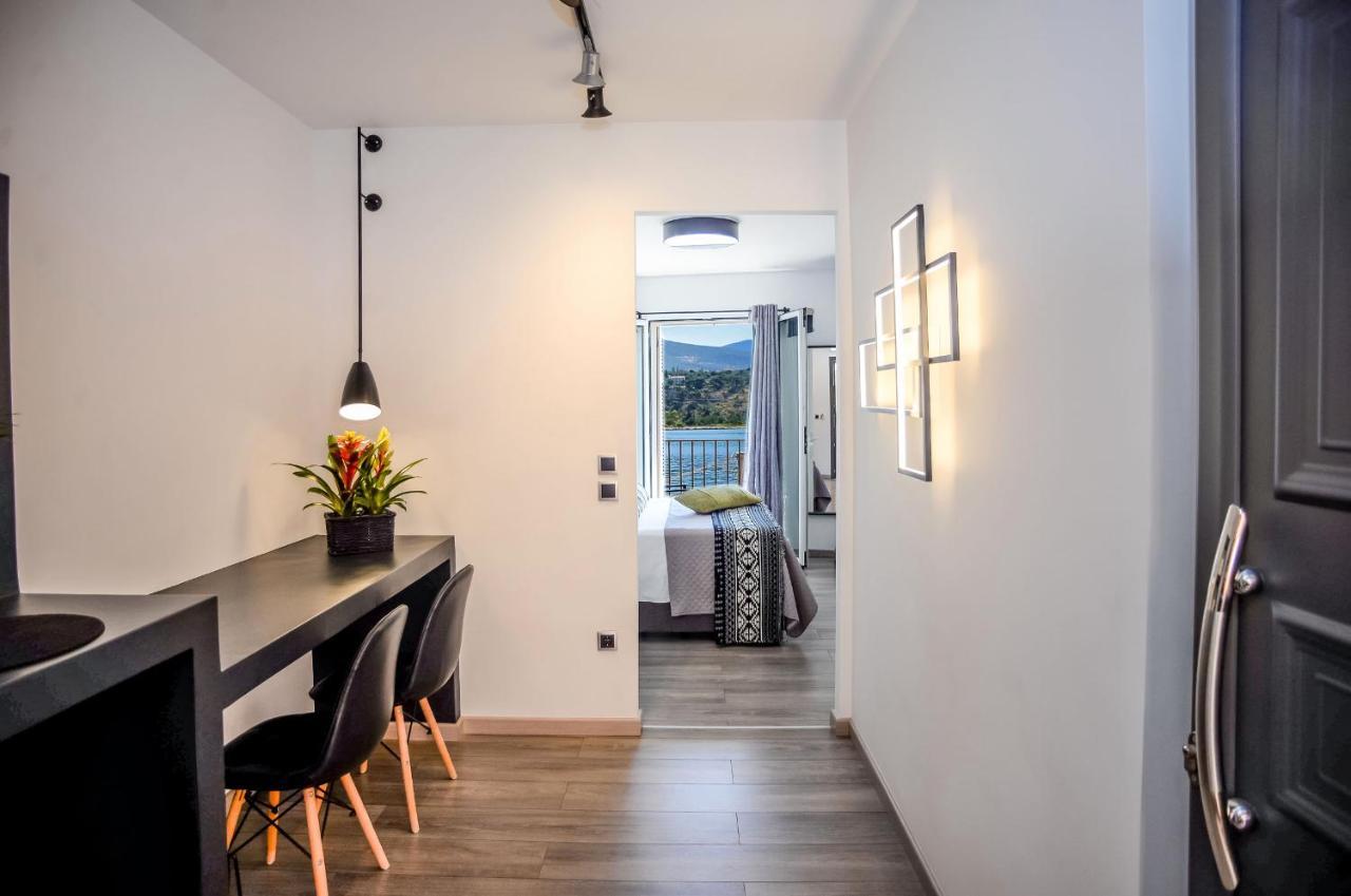 A & B Minimal Suite With Sea View In Argostoli المظهر الخارجي الصورة